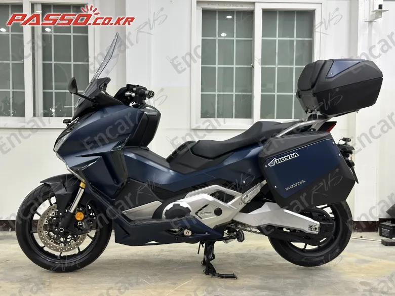 Honda Forza 750 - фото 1