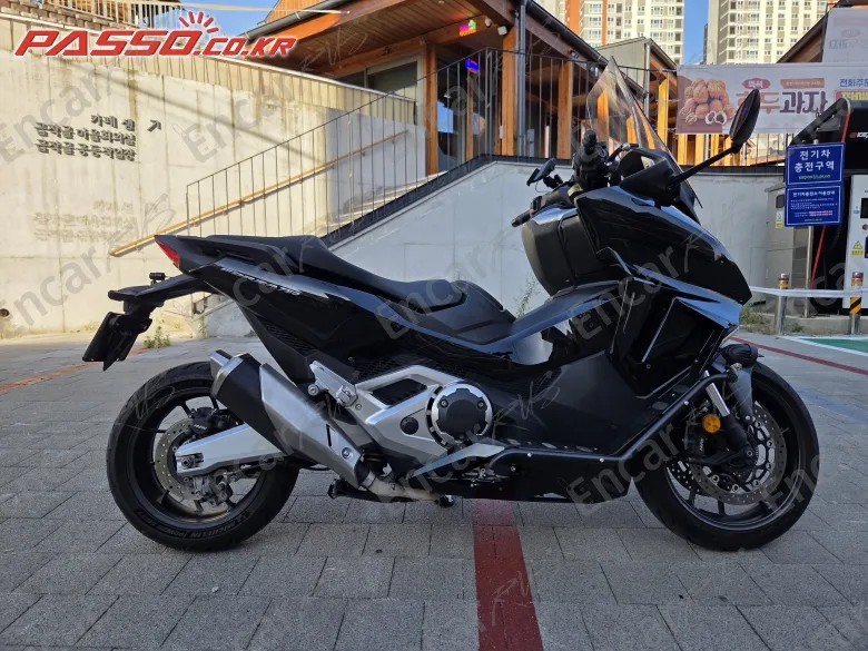 Honda Forza 750 - фото 0