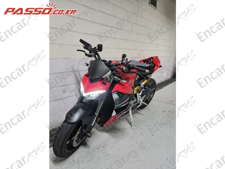 Ducati Streetfighter V2 - фото 1
