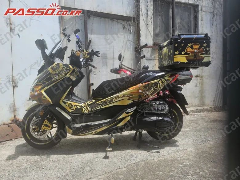 Honda Forza 350 - фото 1