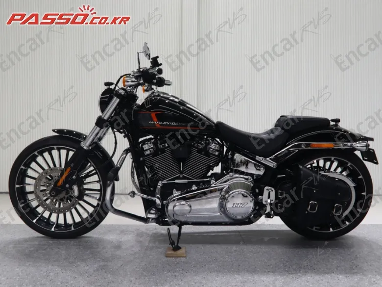 Harley-Davidson Breakout 117 - фото 1