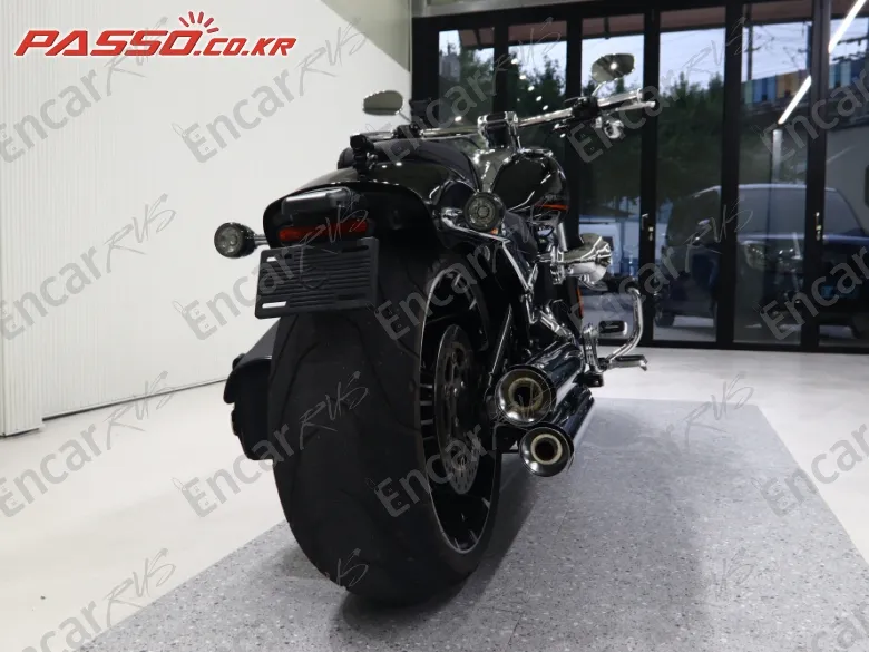 Harley-Davidson Breakout 117 - фото 2