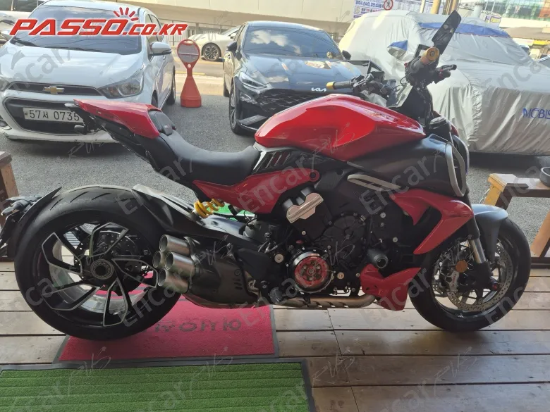 Ducati Diavel V4 - фото 0