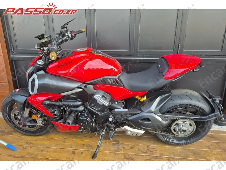 Ducati Diavel V4 - фото 1
