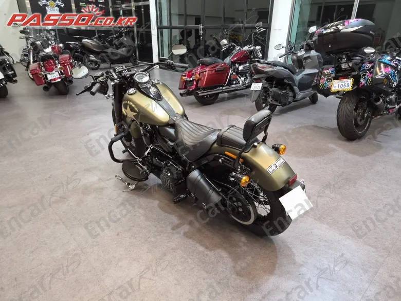 Harley-Davidson Softail Slim - фото 6
