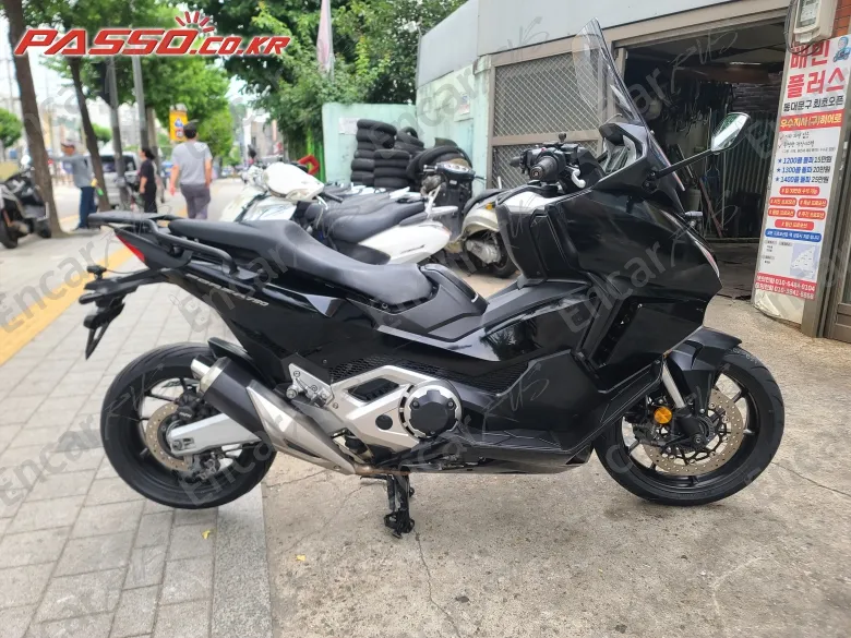 Honda Forza 750 - фото 0
