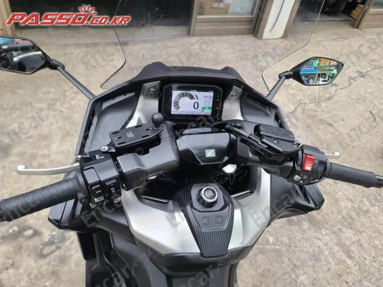 Honda Forza 750 - фото 3