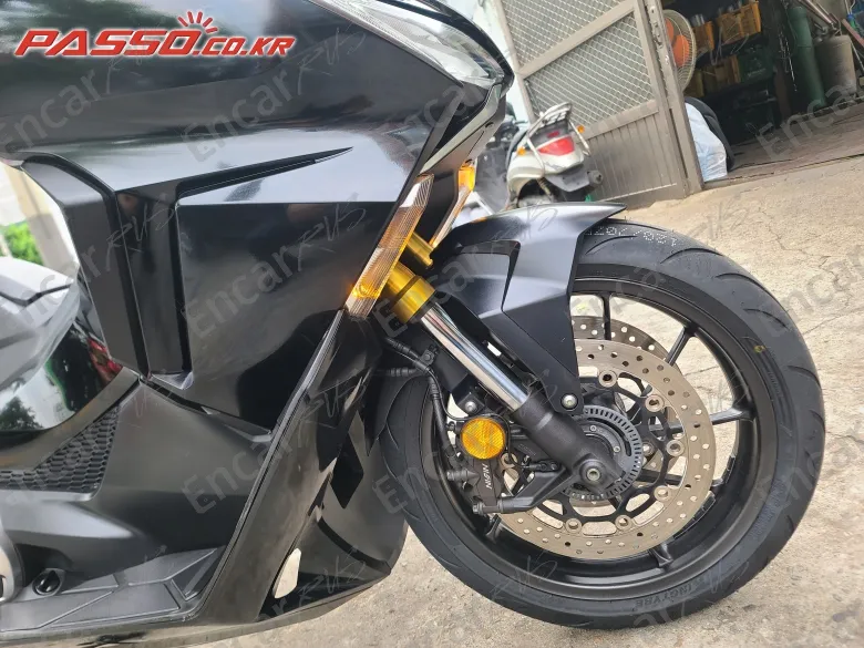 Honda Forza 750 - фото 5