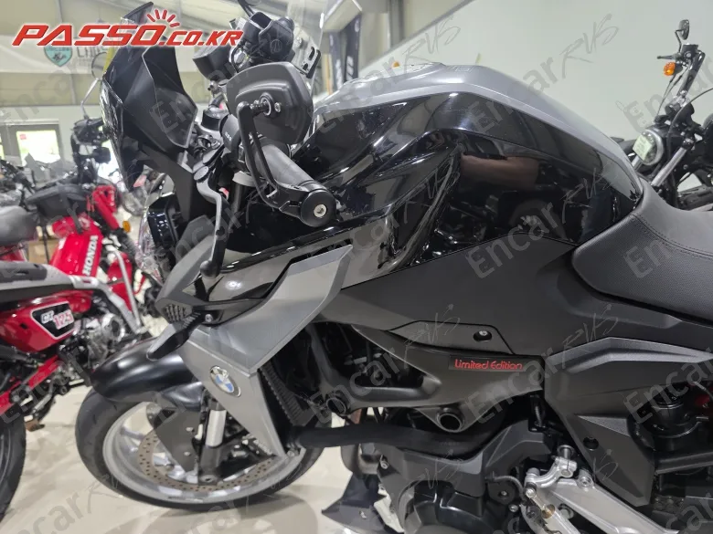 Bmw F 900 R - фото 1
