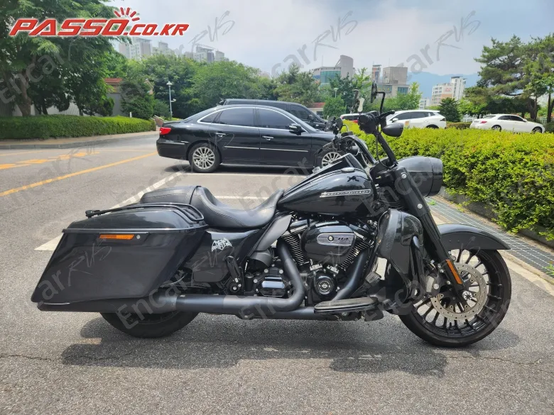 Harley-Davidson Flhr - фото 0