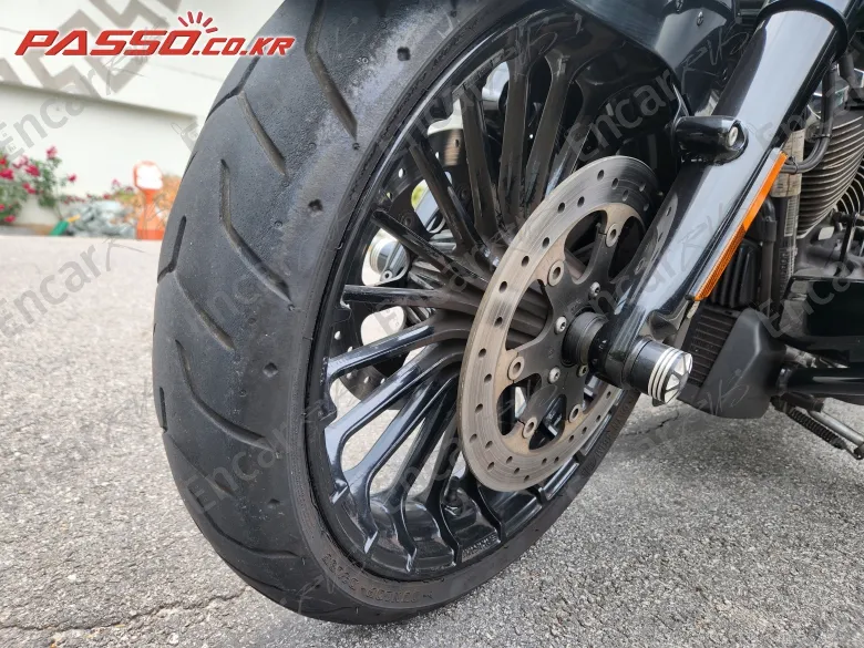 Harley-Davidson Flhr - фото 5