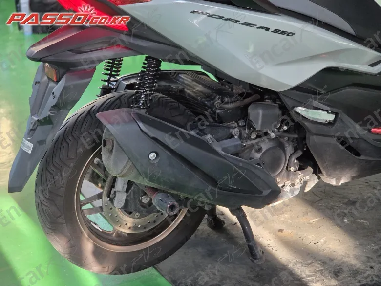 Honda Forza 350 - фото 6