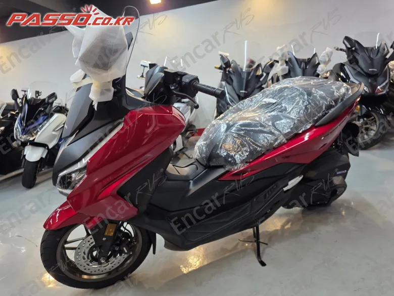 Honda Forza 350 - фото 1