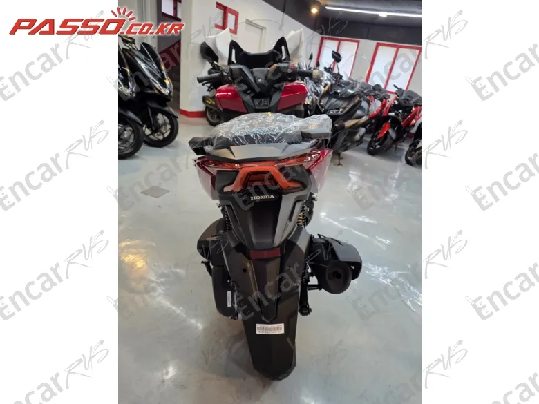 Honda Forza 350 - фото 2