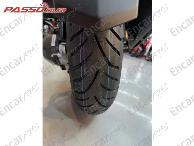 Honda Forza 350 - фото 5