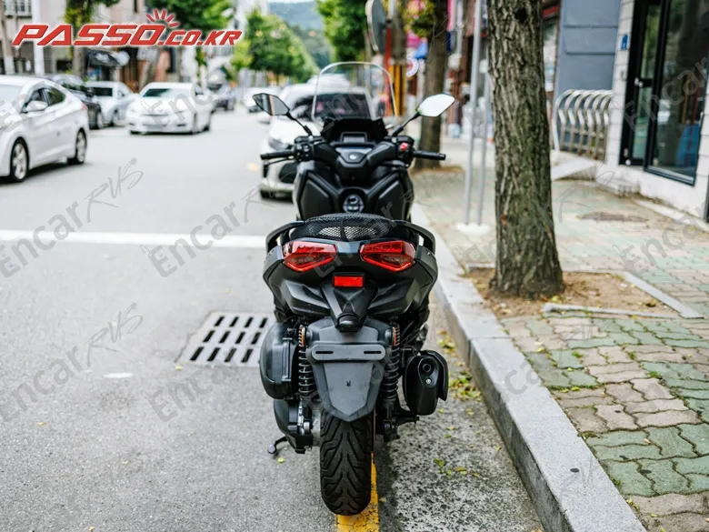YAMAHA X MAX 300 ABS - фото 2
