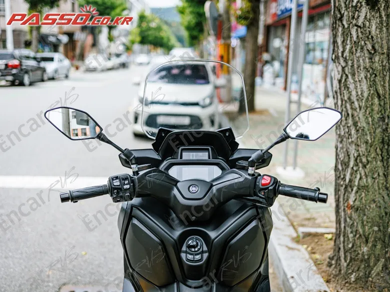 YAMAHA X MAX 300 ABS - фото 3