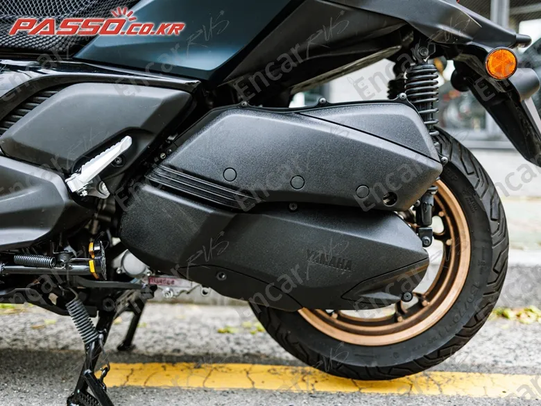 YAMAHA X MAX 300 ABS - фото 4