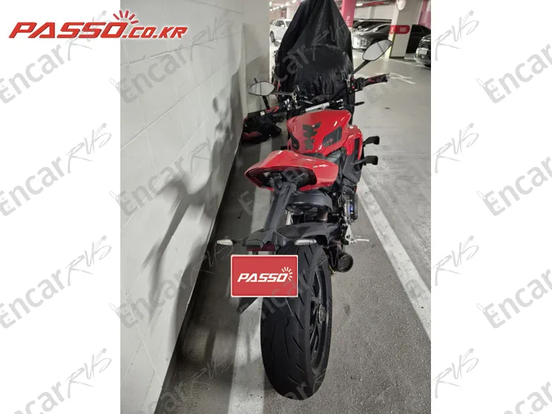Ducati Streetfighter V2 - фото 2