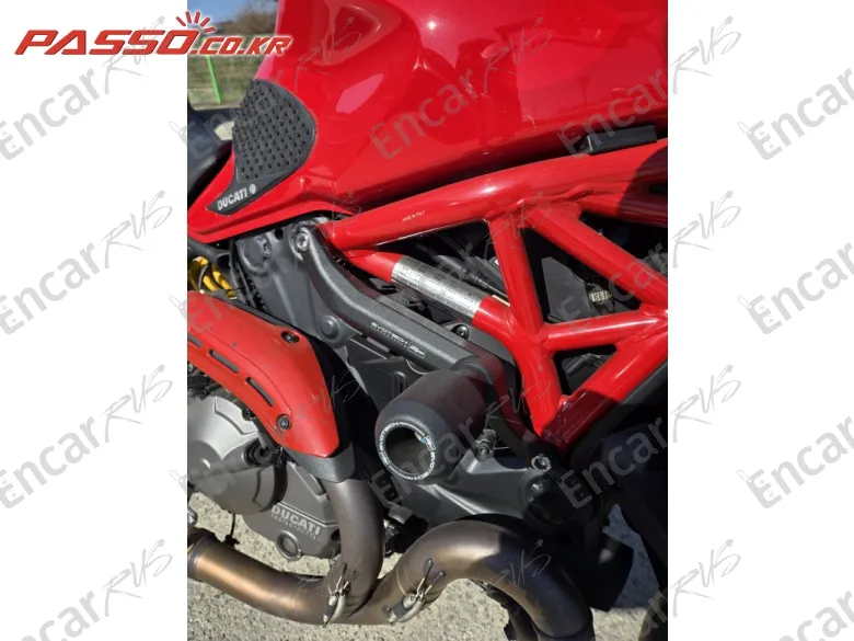 Ducati Monster 821 - фото 4