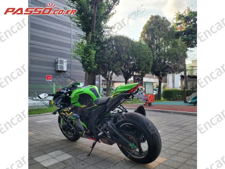 KAWASAKI ZX 10 R - фото 3