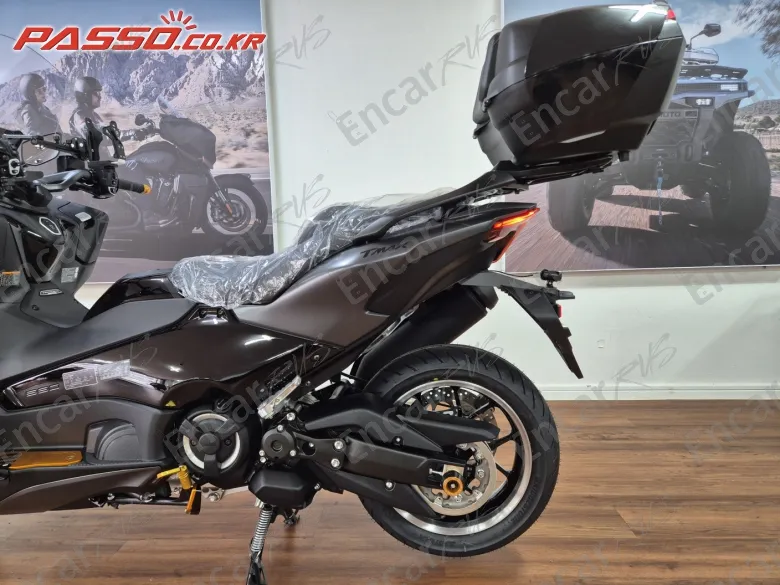 YAMAHA T MAX 560 - фото 4