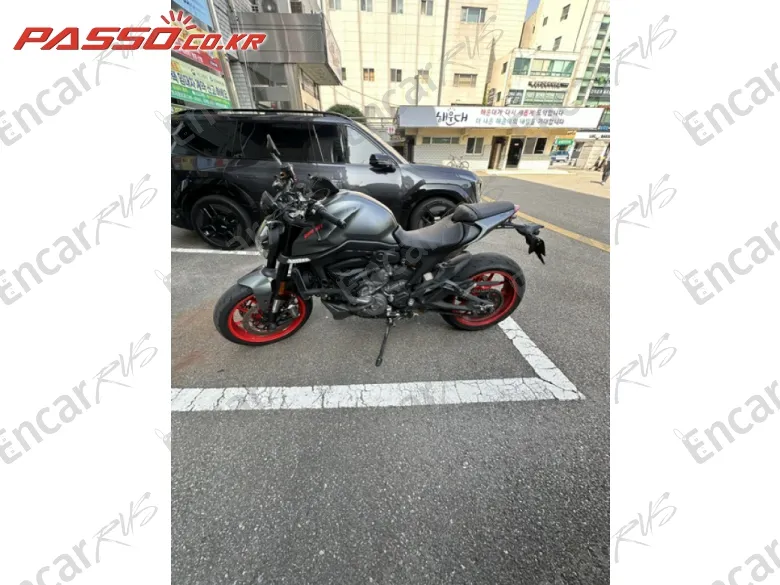 Ducati Monster 937 - фото 1
