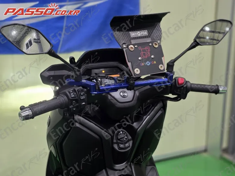 YAMAHA X MAX 300 ABS - фото 3