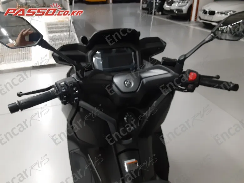 YAMAHA X MAX 300 ABS - фото 3