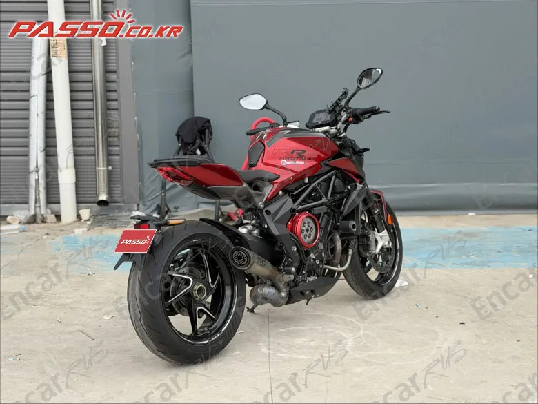 MV Agusta Brutale 800 RR - фото 3