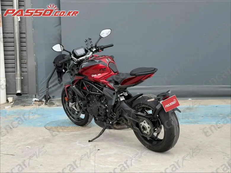 MV Agusta Brutale 800 RR - фото 4