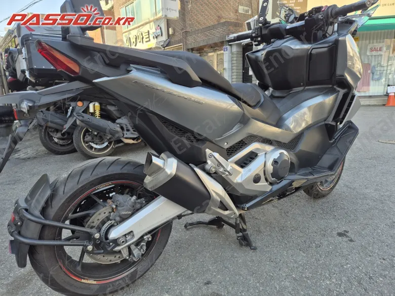 Honda Forza 750 - фото 2