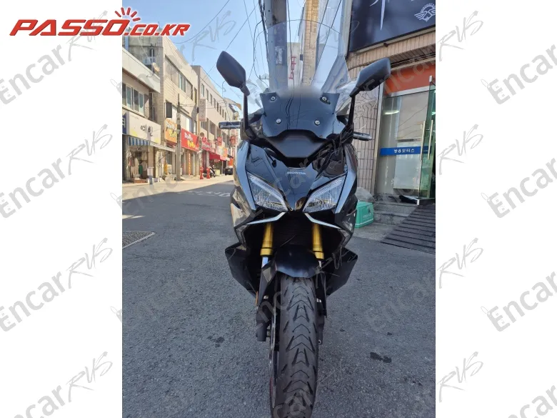 Honda Forza 750 - фото 4