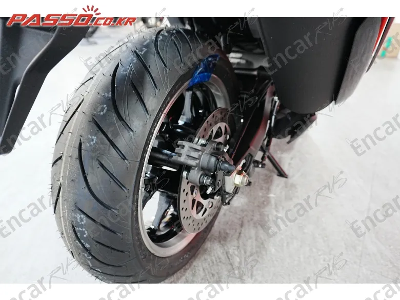 YAMAHA T MAX 560 - фото 5
