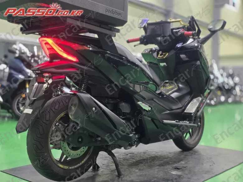 Honda Forza 350 - фото 6