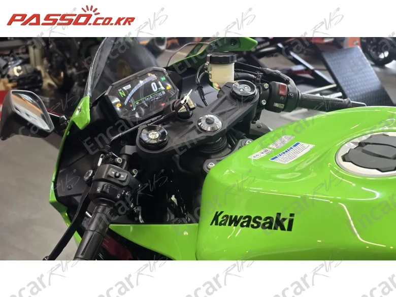 Kawasaki Zx 6 R - фото 3