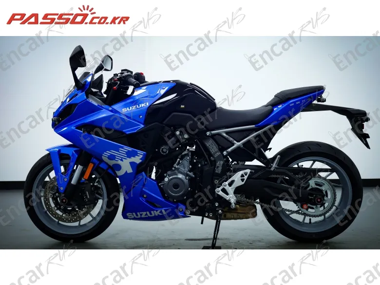 SUZUKI GSX 8 R - фото 1