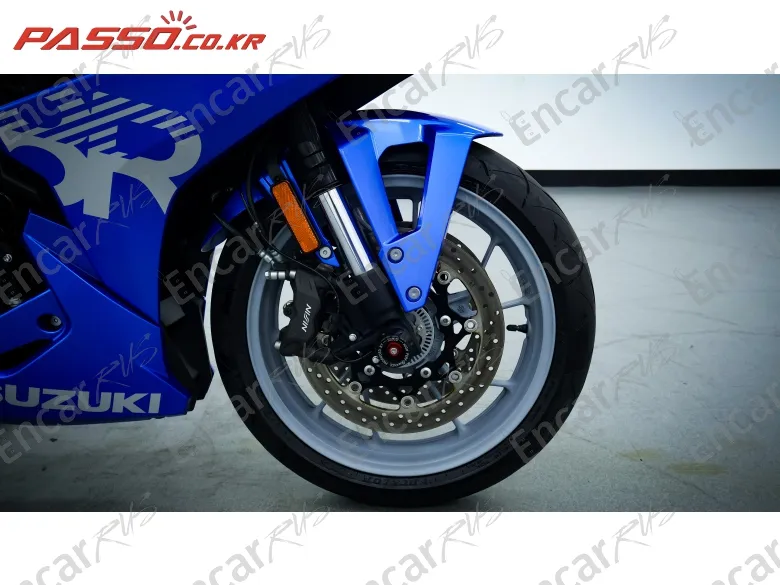 SUZUKI GSX 8 R - фото 5