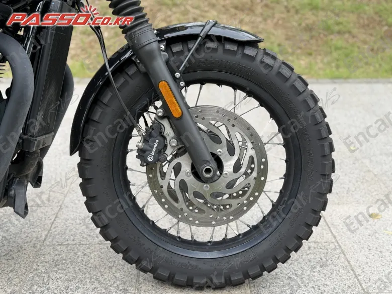 Triumph Bonneville T120 Black - фото 5