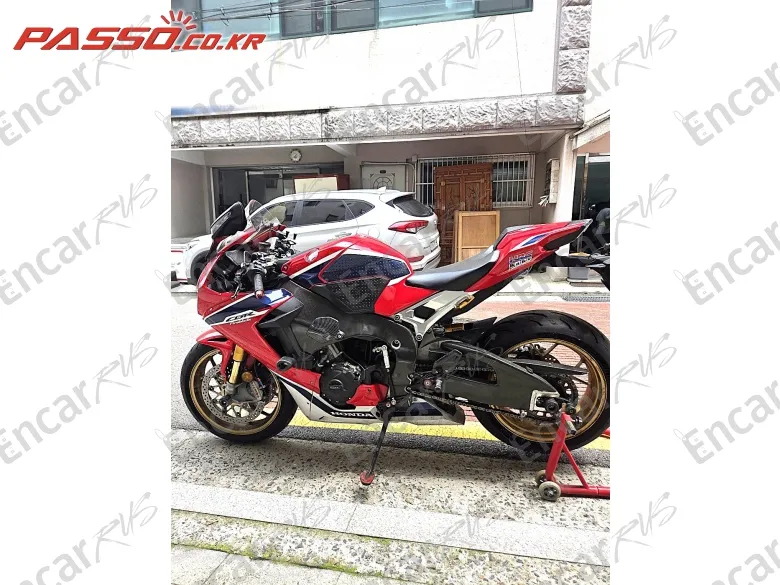Honda CBR 1000 RR SP - фото 1