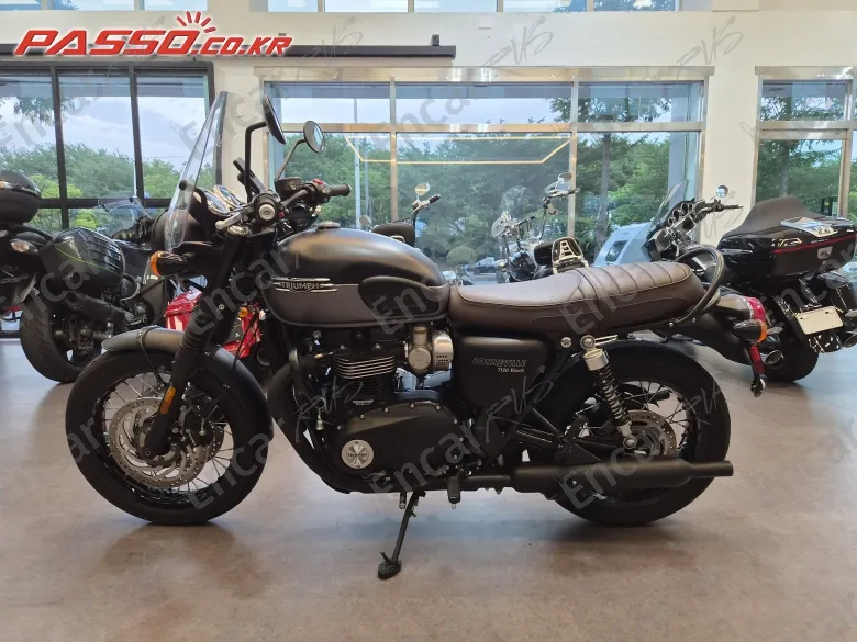 Triumph Bonneville T120 Black - фото 1