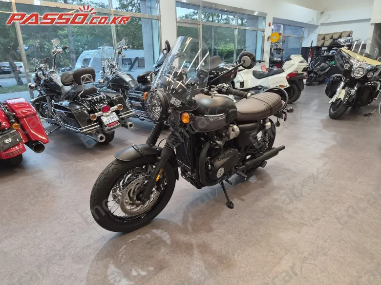 Triumph Bonneville T120 Black - фото 4