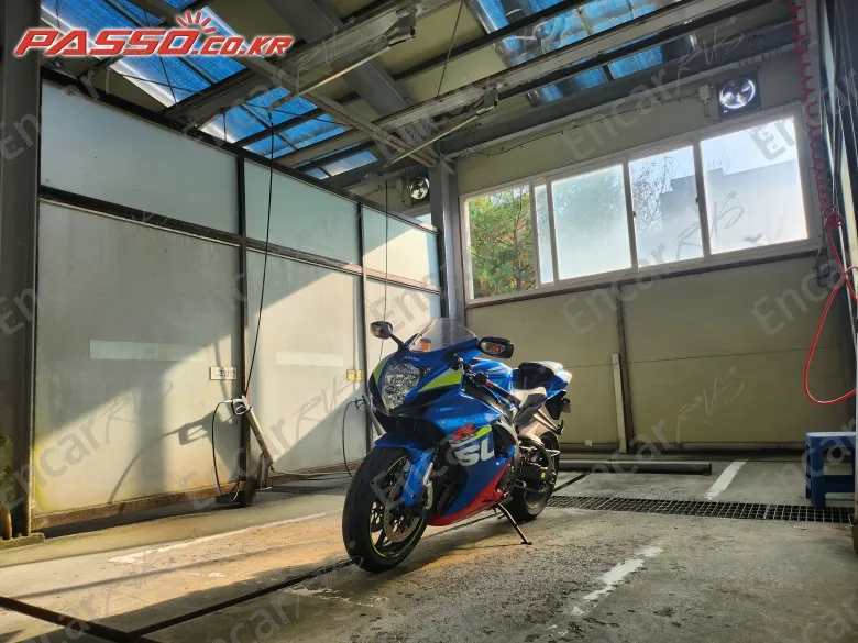 Suzuki GSX R 600 - фото 1
