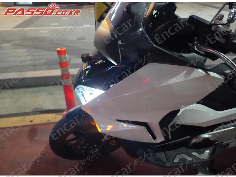 Honda Forza 750 - фото 1