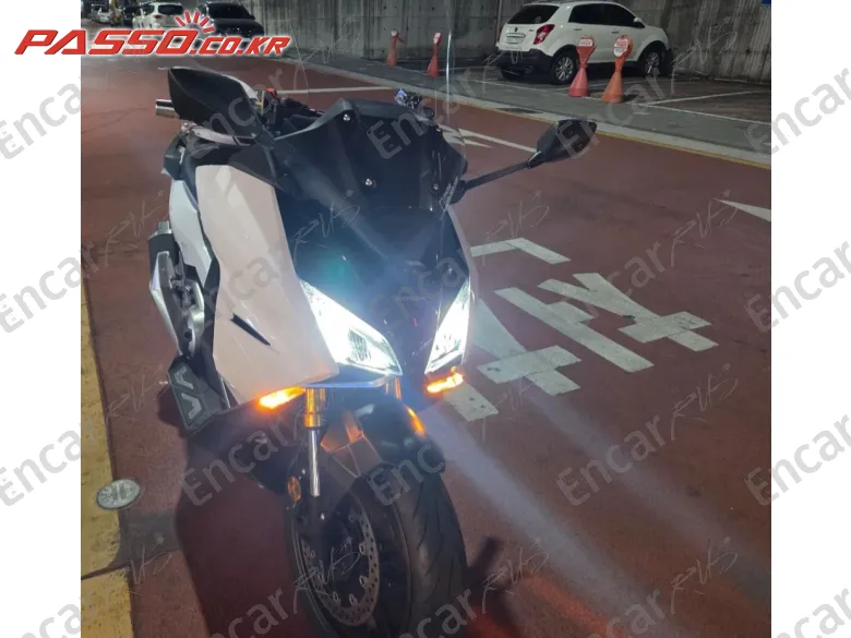 Honda Forza 750 - фото 6