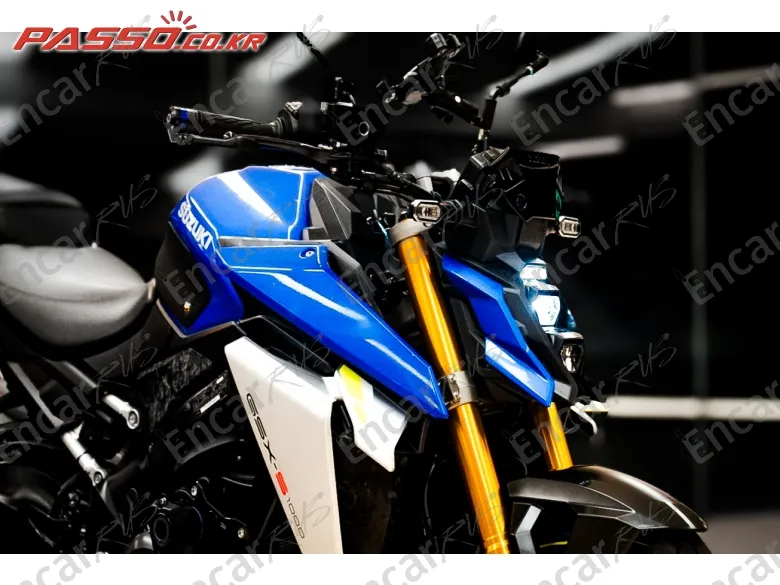 Suzuki Gsx S 1000 - фото 4