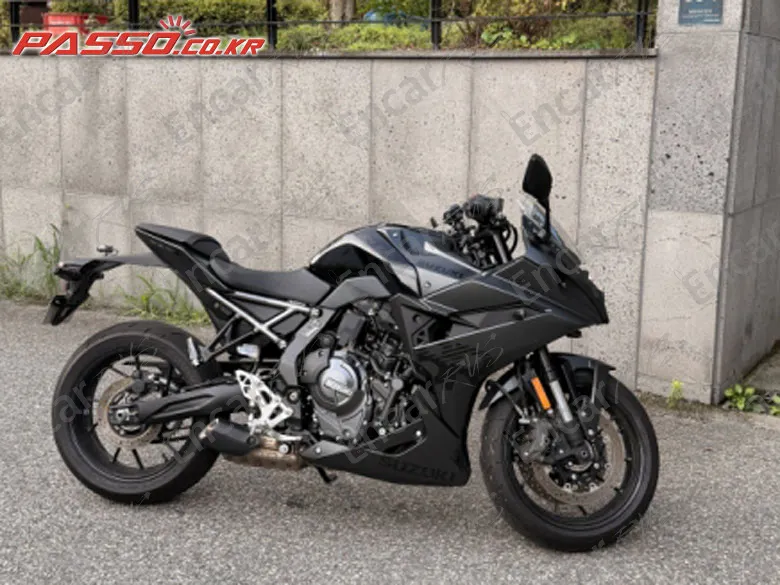 Suzuki Gsx 8 R - фото 0