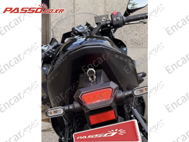 Suzuki Gsx 8 R - фото 6