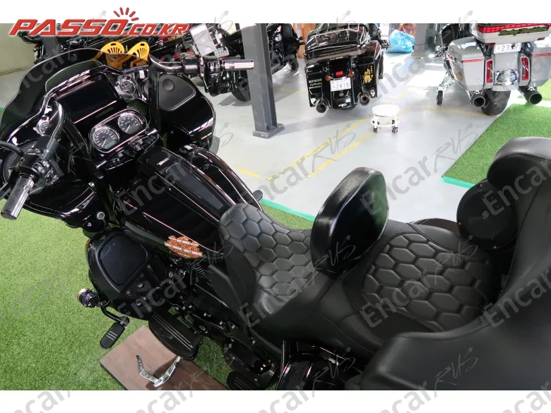 HARLEY-DAVIDSON ROAD GLIDE ST - фото 6