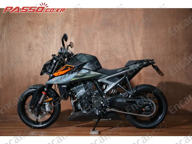 KTM 990 DUKE - фото 1